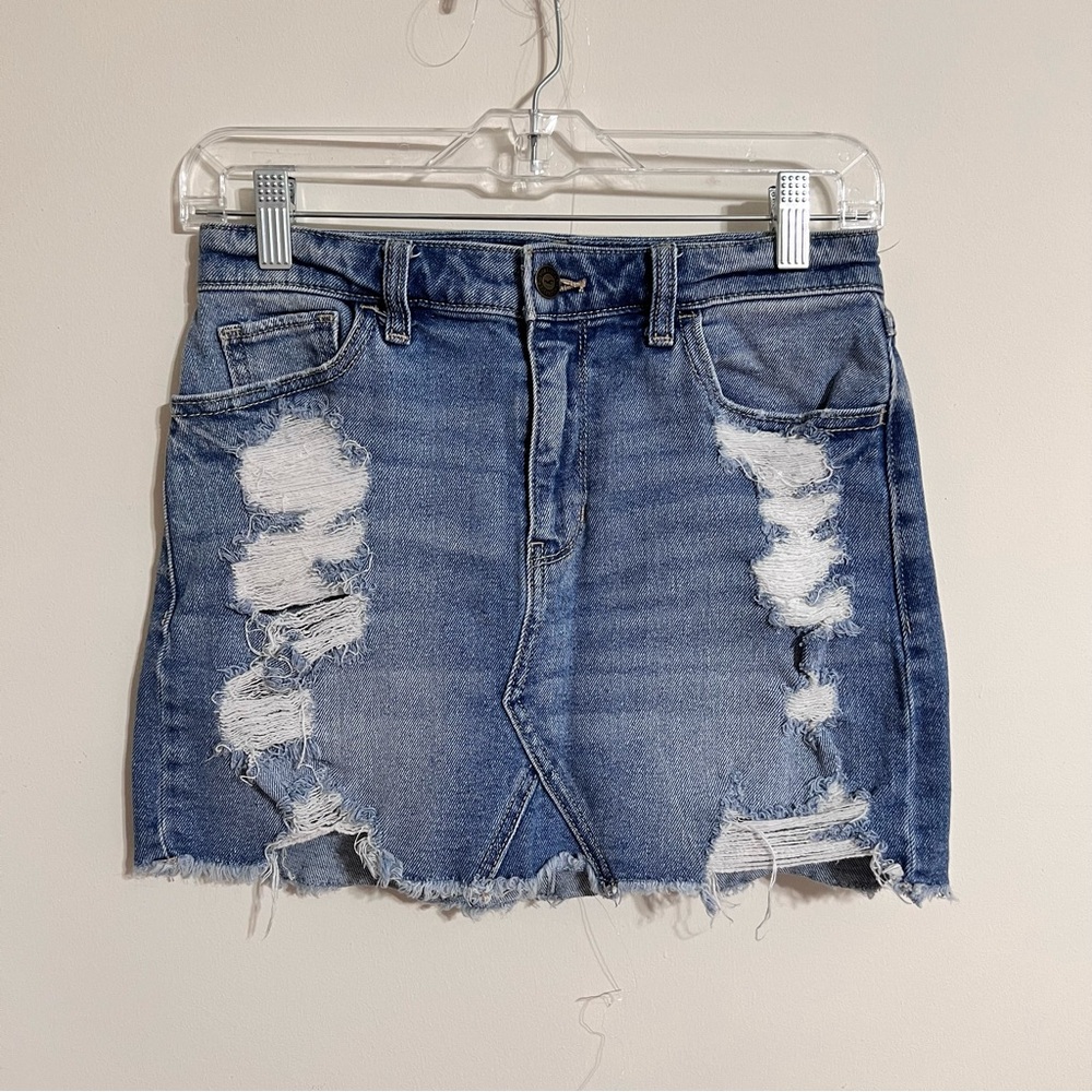Hollister Blue Distressed Women’s Denim Skirt‎ Size 27